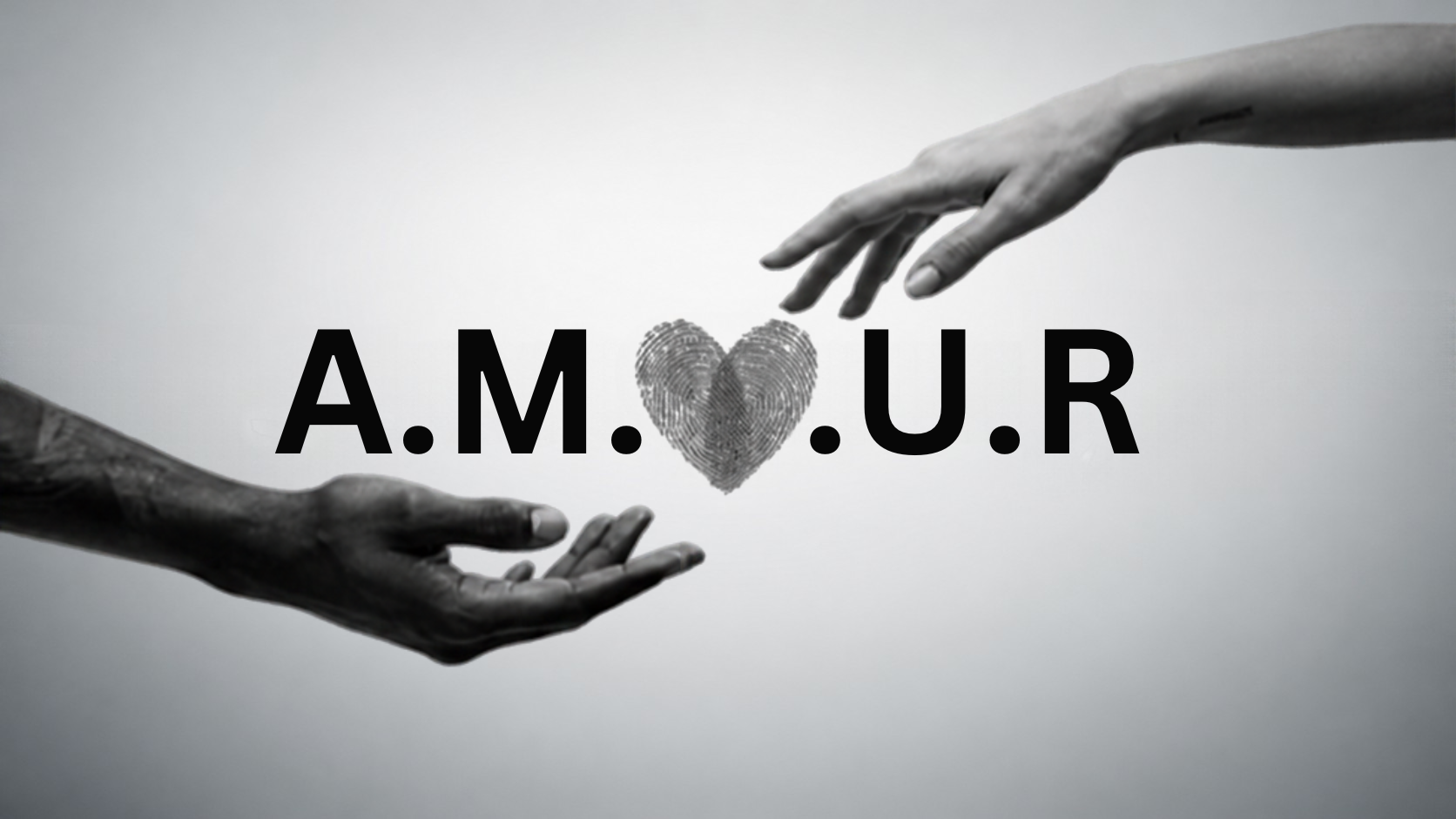 Photographie officielle A.M.O.U.R. avec mains et logo